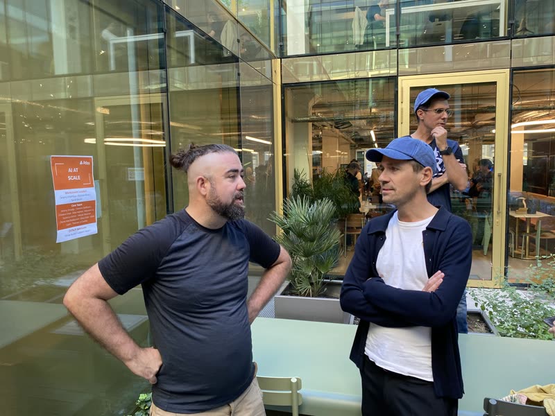 Damien Cavaillès en discussion chez leboncoin